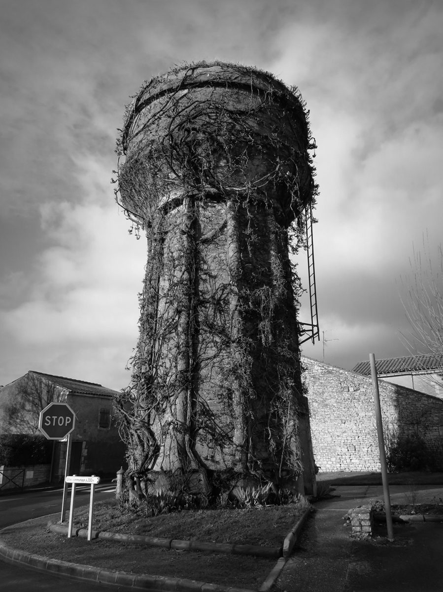 Château d'eau de Saint-Aubin-la-Plaine