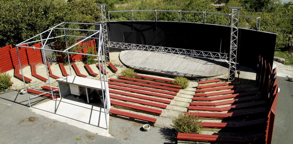 Théâtre de verdure " LeJean-Baptiste" à Chaillé-les-Marais