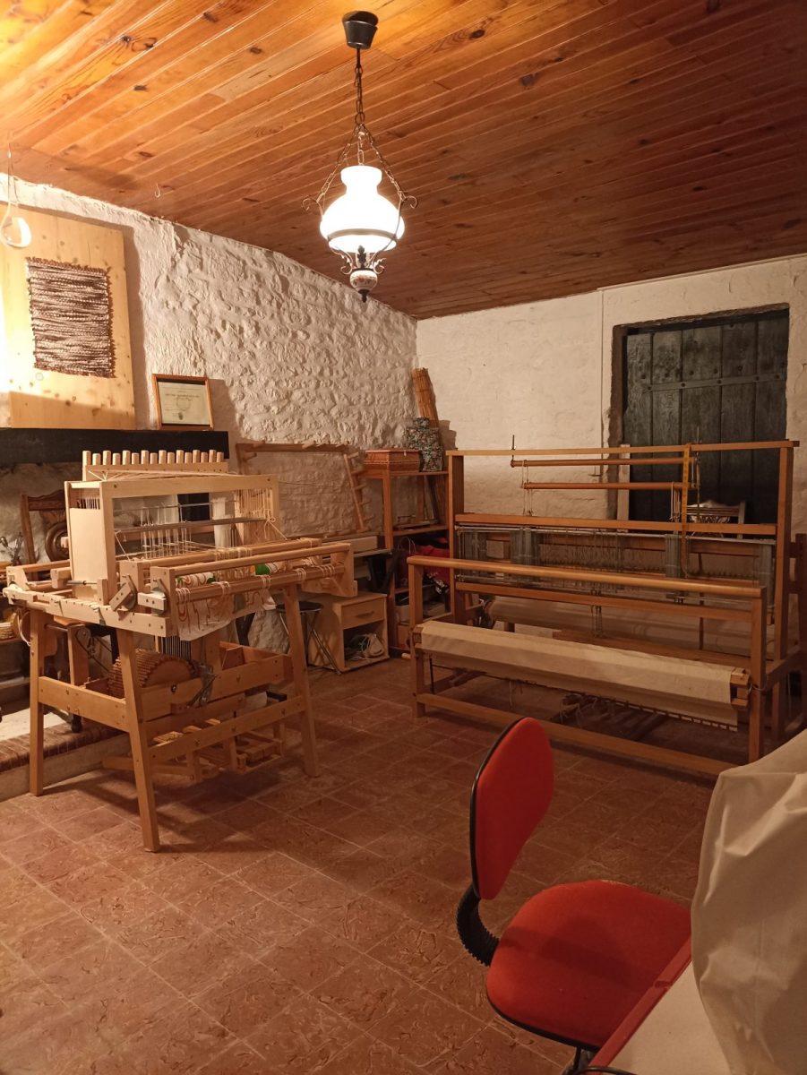 Dans les coulisses – Croix Baton Croix métier à tisser