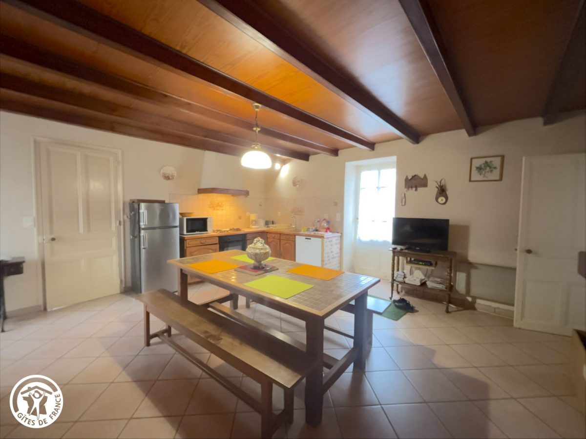 H85G009900-694001f8587f3