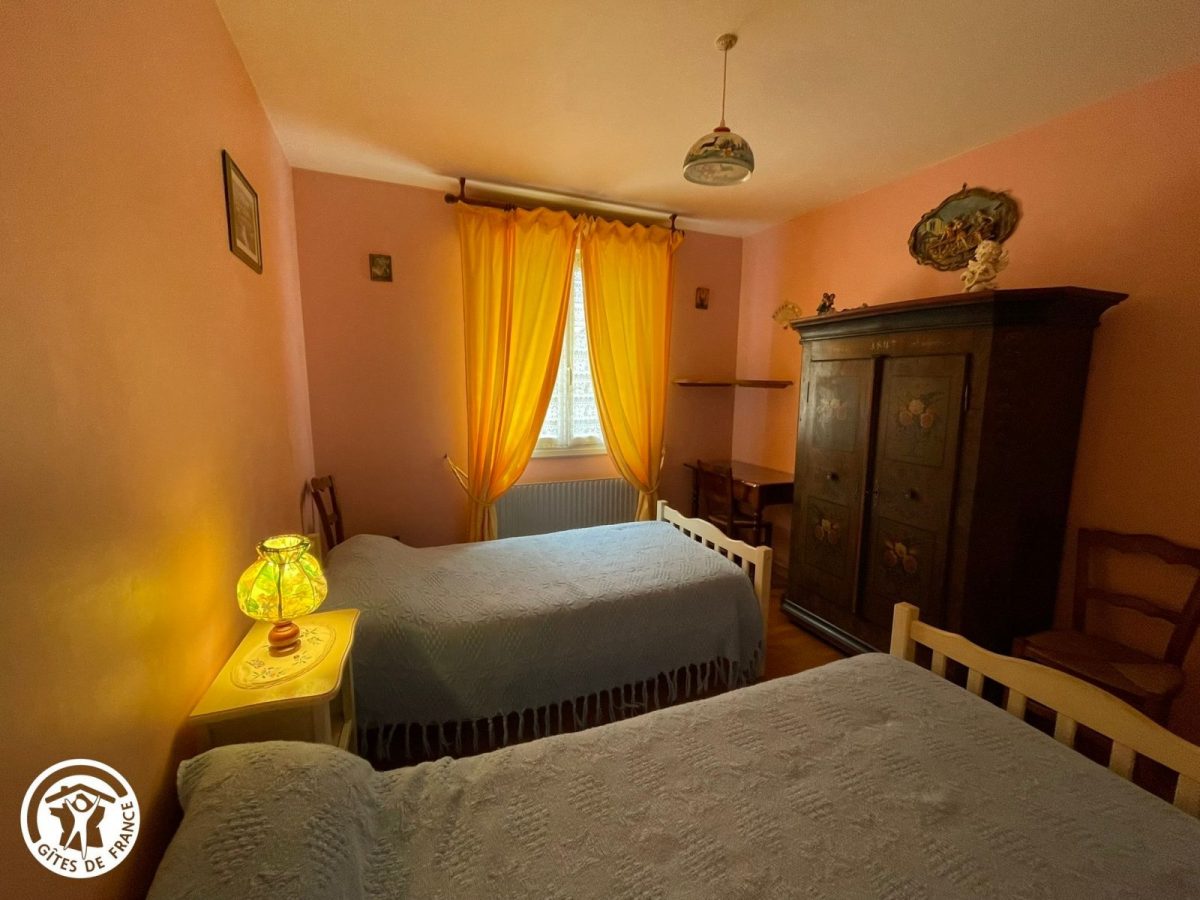 H85G010228-68d2add72f530