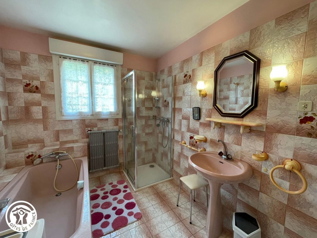 H85G010228-68d2add7349d4