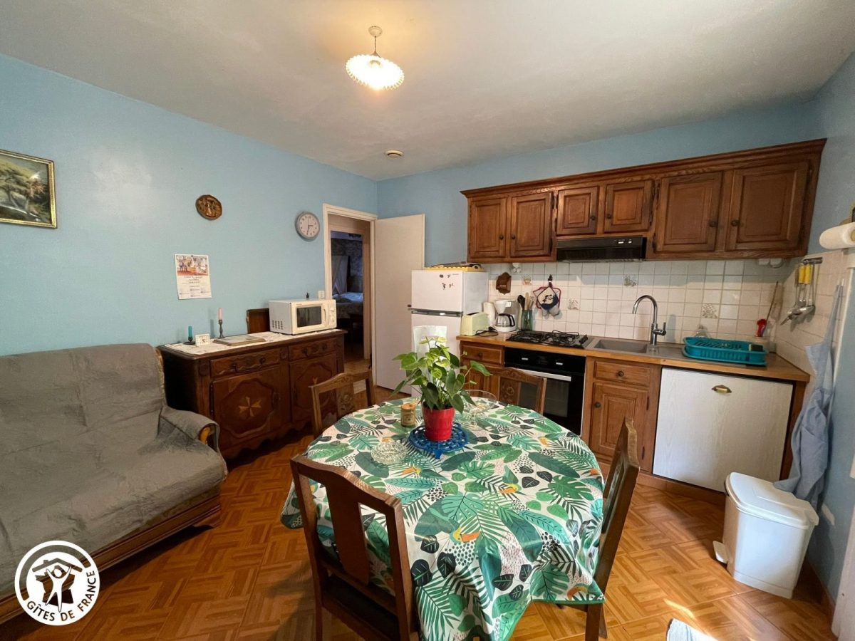 H85G010228-68d2add758f5f