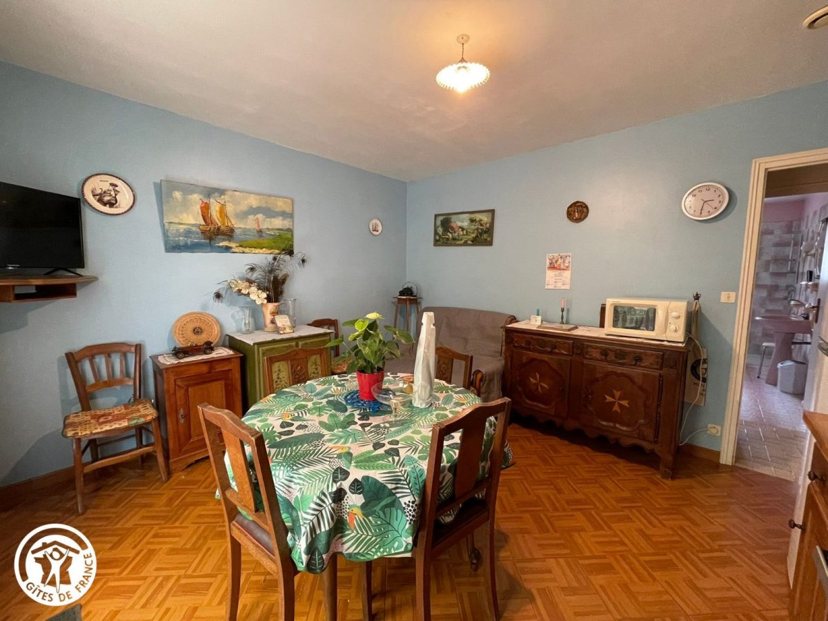 H85G010228-68d2add762ad3