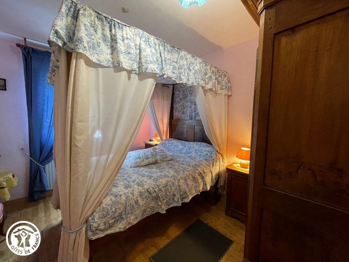 H85G010228-68d2add76b6d3