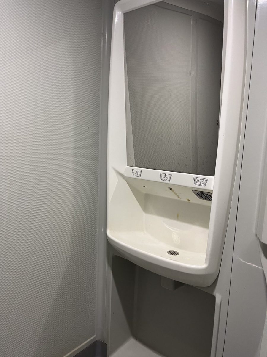 Toilettes-publiques-Luçon-place-Leclerc (1)
